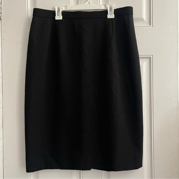 Vintage Valentino Miss V Black Lined 100% Wool Pencil Skirt...